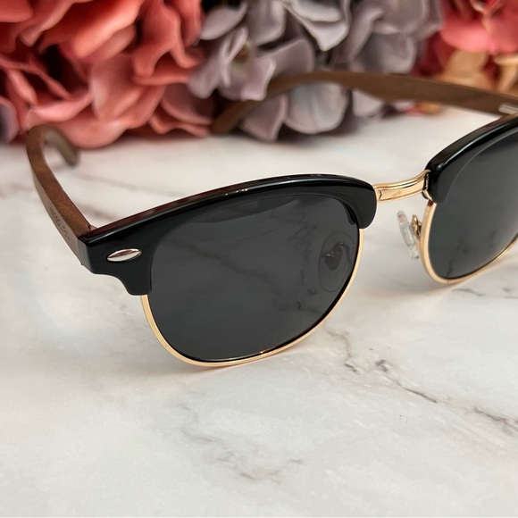 KINGSEVEN Walnut Wood Sunglasses with Black Polarized Lenses - Picture 8 of 16